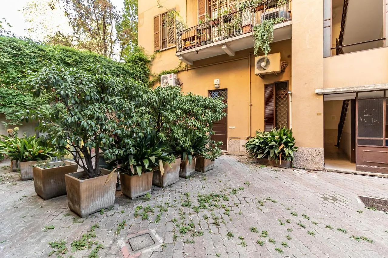 Susi'S House, Milano Via Pinaroli - By Host4U Apartment 0*, Milan Italy