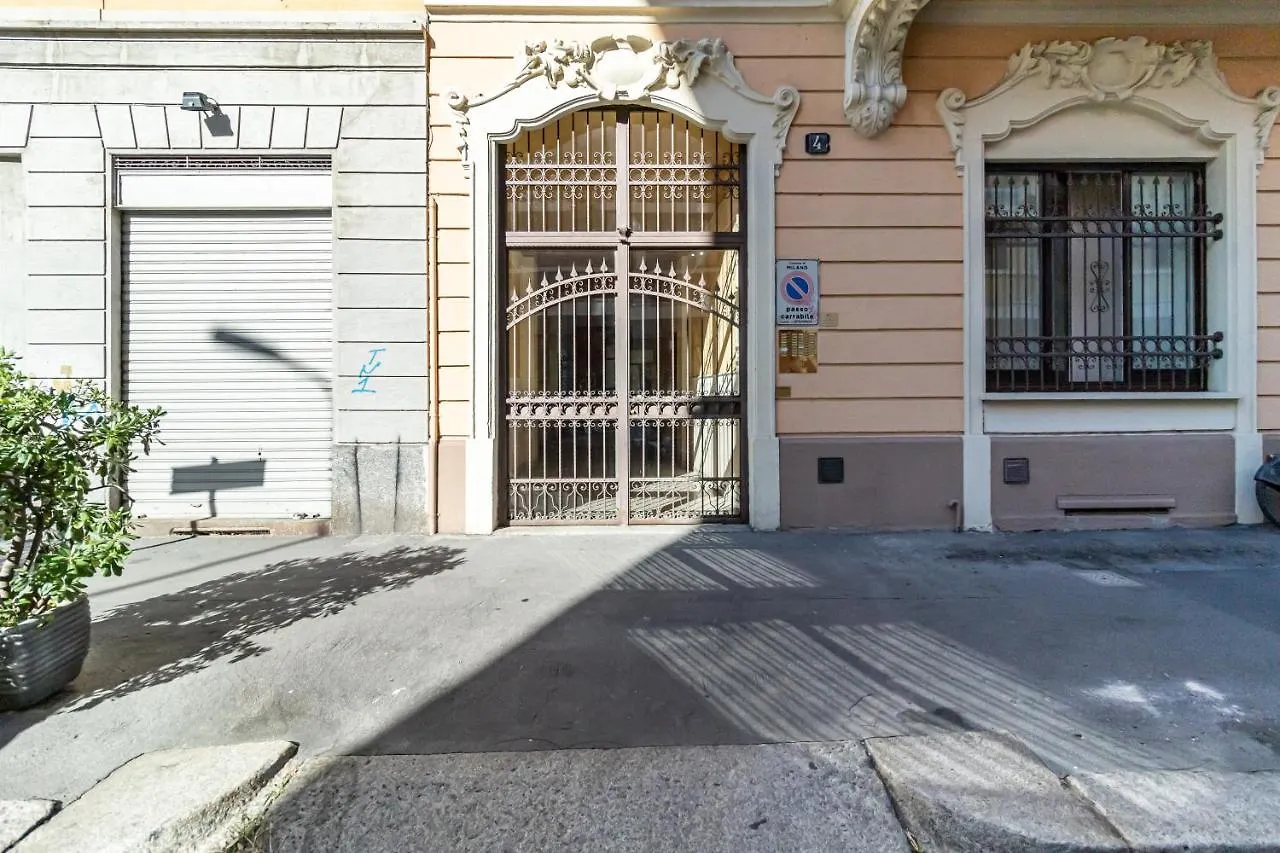 Susi'S House, Milano Via Pinaroli - By Host4U Daire