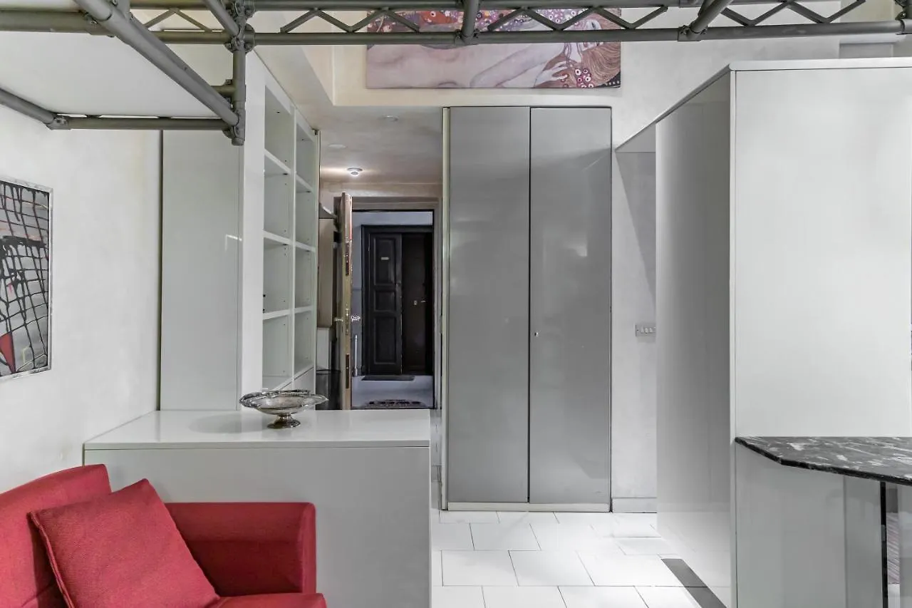 Susi'S House, Milano Via Pinaroli - By Host4U Daire