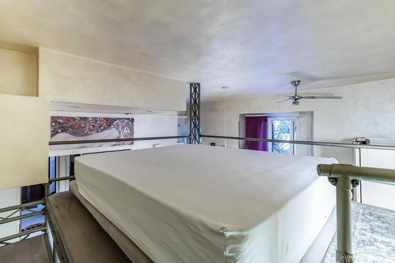 Susi'S House, Milano Via Pinaroli - By Host4U Daire