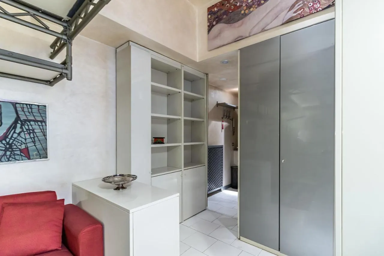 Susi'S House, Milano Via Pinaroli - By Host4U Daire 0*,